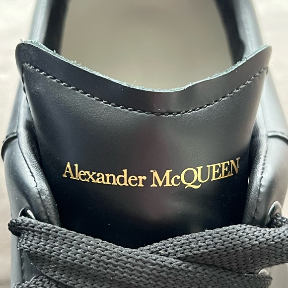 Size 8 Women’s- Alexander McQueen Oversized Sneaker Black WORN ONCE - Picture 7 of 11